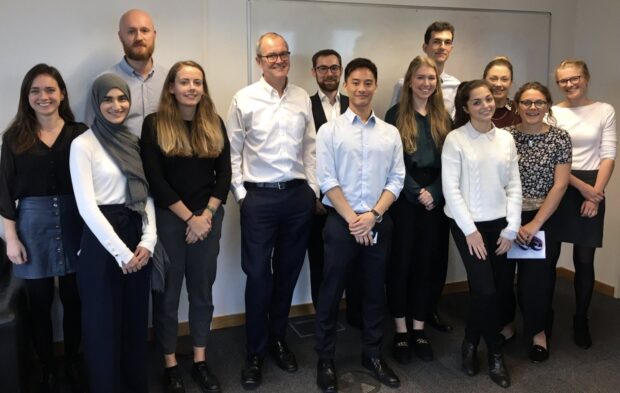 group photo of 2018 go-science interns and the government chief scientific adviser